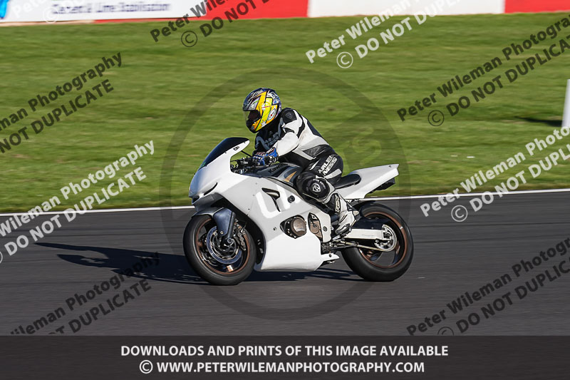donington no limits trackday;donington park photographs;donington trackday photographs;no limits trackdays;peter wileman photography;trackday digital images;trackday photos